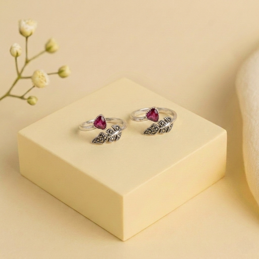 Ruby and Leaf Design Silver Toerings